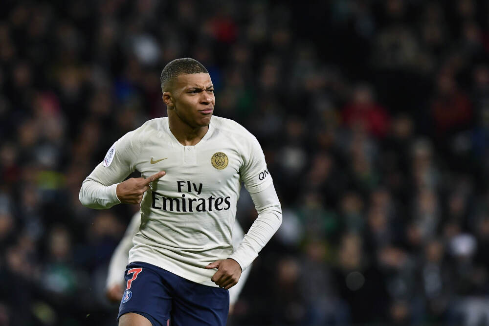 C罗计划世界杯后与乔治娜举办婚礼，但存在隐忧